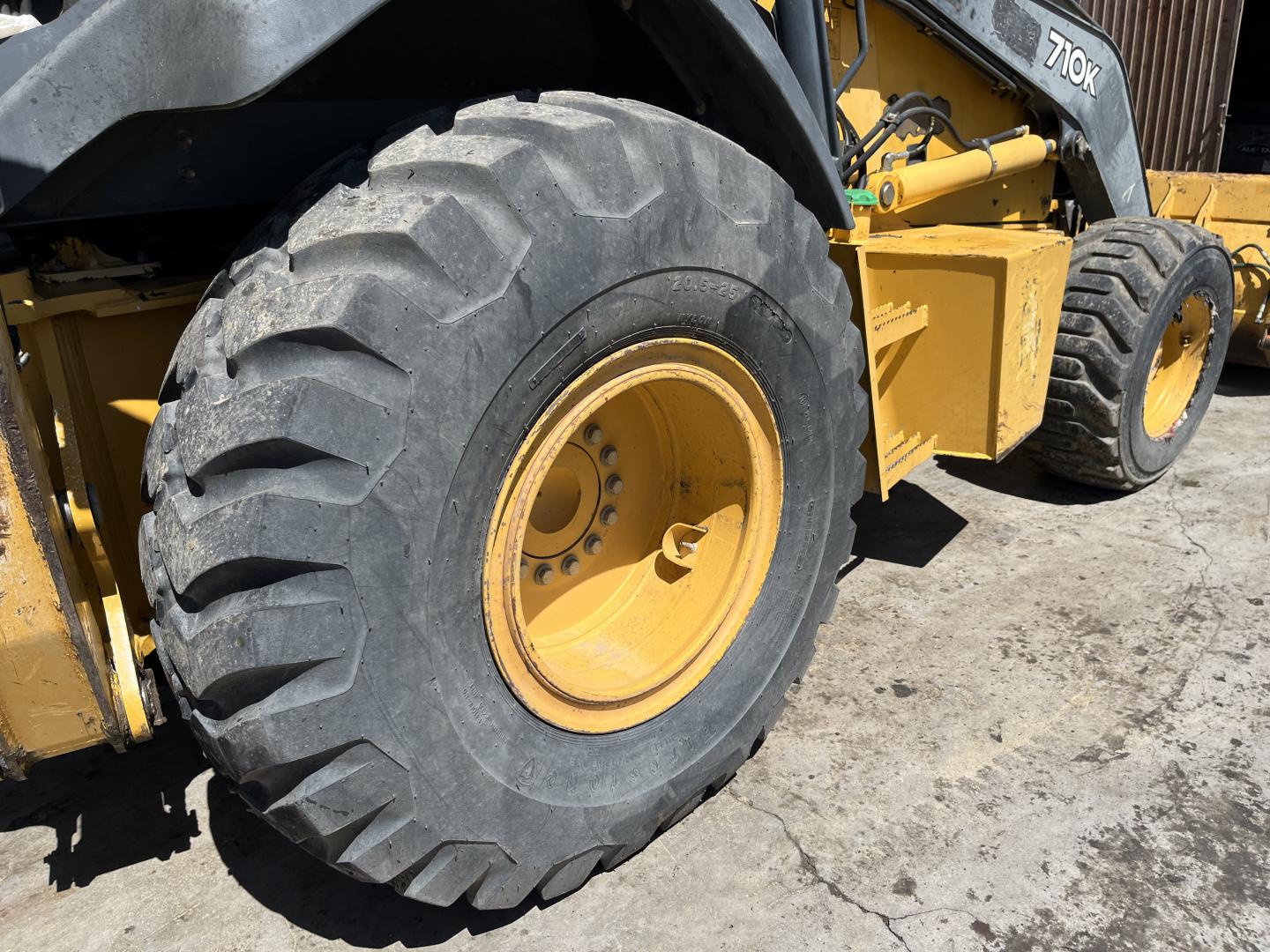 ./imagenes/INVOICE/2019/18265/RETRO JOHN DEERE 710K (3).JPG